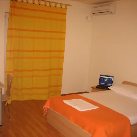 With Wifi - 4654 Appartement Omiš